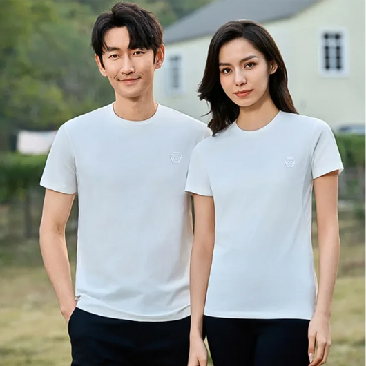 Upgrade your everyday essentials with the Seamless Round Neck T-Shirt. Whether paired with Dockers, dress pants, or jeans for a laid-back look, or layered under a blazer for work, this T-shirt adapts to any occasion. With anti-shrinkage, anti-wrinkle, and anti-fade technology, along with sweat-absorbent fabric, it keeps you looking sharp and fresh throughout the day.